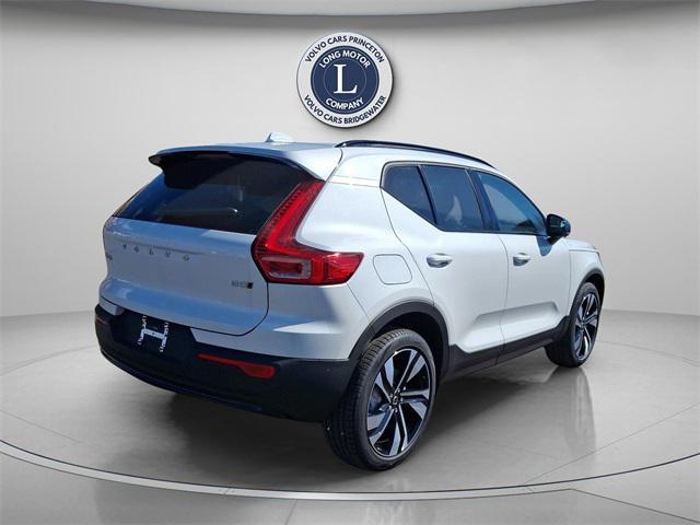 new 2025 Volvo XC40 car, priced at $42,040