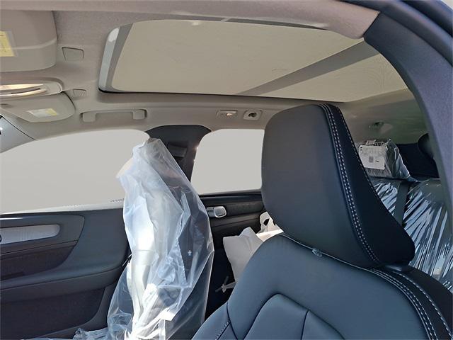 new 2025 Volvo XC40 car, priced at $51,040