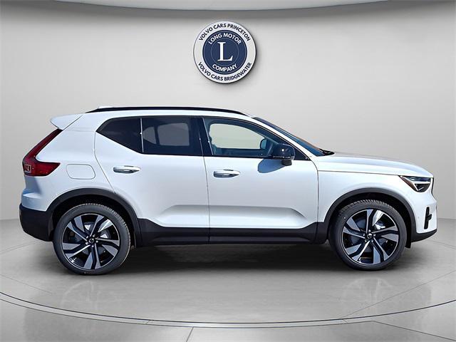 new 2025 Volvo XC40 car, priced at $51,040