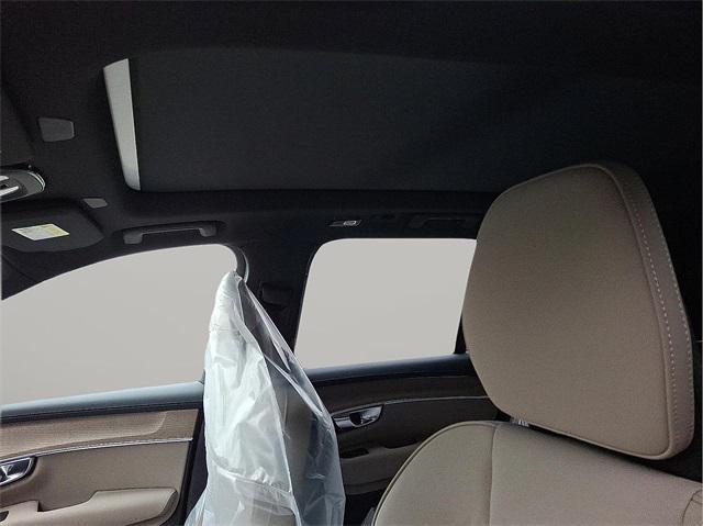 new 2025 Volvo XC90 car, priced at $67,595