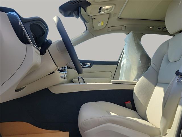 new 2025 Volvo XC60 car, priced at $51,075