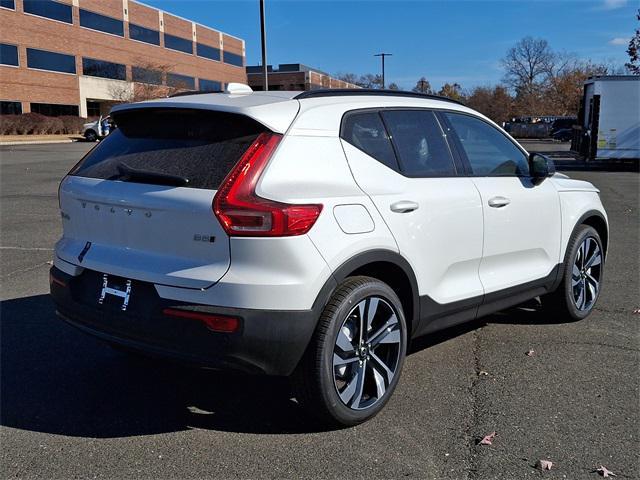 new 2025 Volvo XC40 car, priced at $49,790