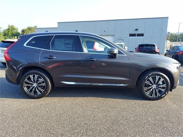 new 2022 Volvo XC60 car, priced at $59,675