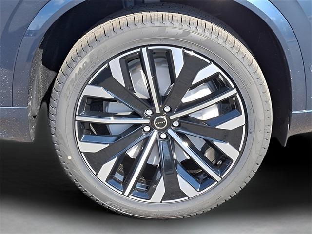 new 2025 Volvo XC90 car, priced at $70,045
