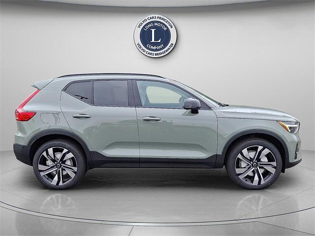 new 2025 Volvo XC40 car, priced at $52,235