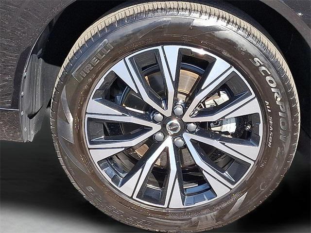 used 2023 Volvo XC60 car, priced at $36,992