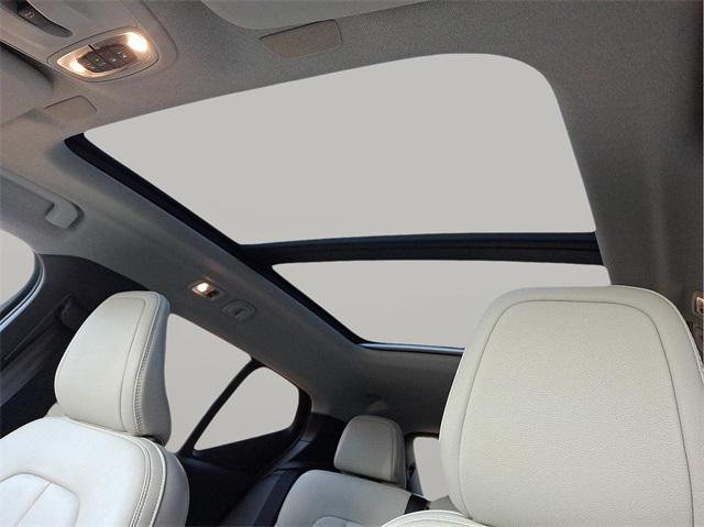 used 2020 Volvo XC40 car, priced at $21,992