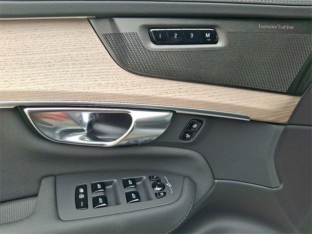 new 2026 Volvo XC90 Plug-In Hybrid car, priced at $81,875