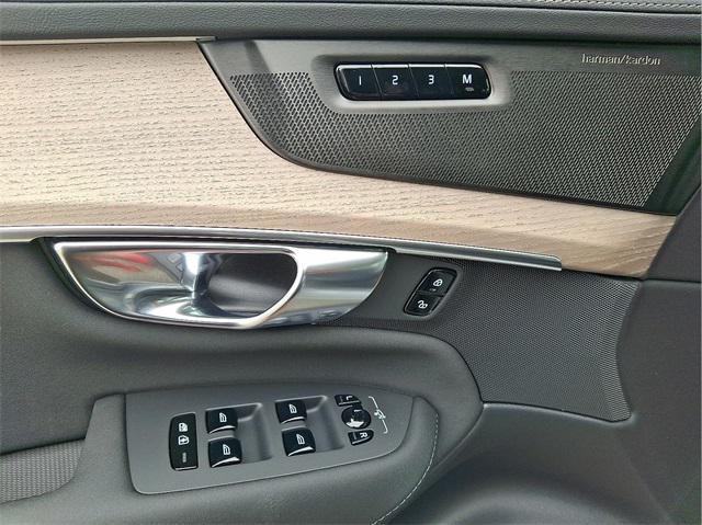 new 2026 Volvo XC90 Plug-In Hybrid car, priced at $81,875