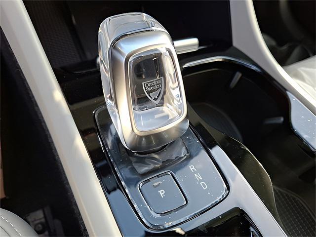 new 2025 Volvo XC40 car, priced at $48,335