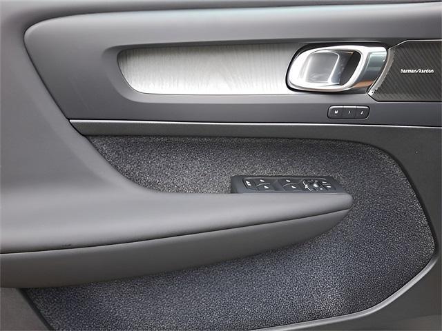 new 2025 Volvo XC40 car, priced at $52,215