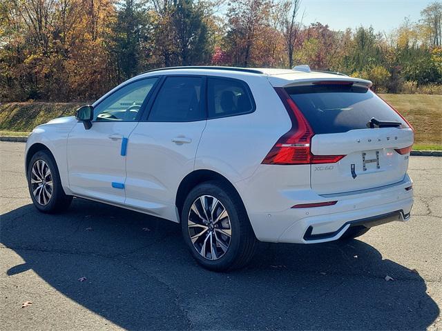 new 2025 Volvo XC60 car, priced at $55,320