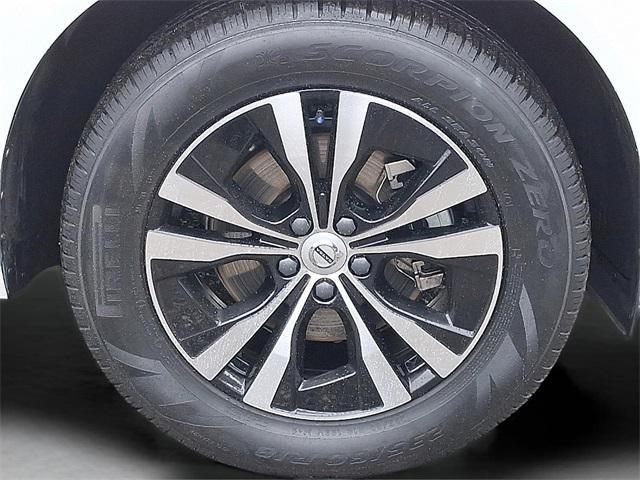 used 2023 Volvo XC60 car, priced at $36,993