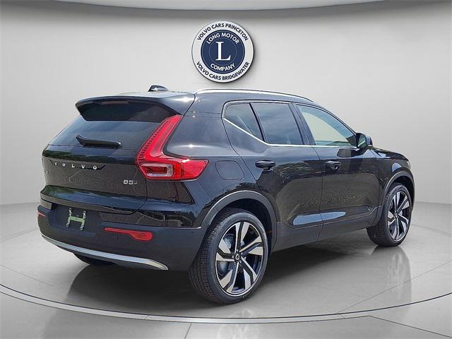 new 2025 Volvo XC40 car, priced at $51,565