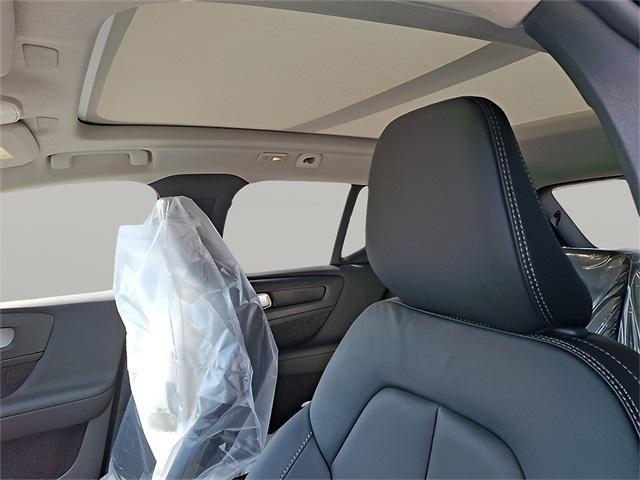 new 2025 Volvo XC40 car, priced at $50,825
