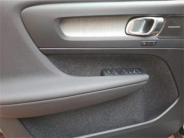new 2025 Volvo XC40 car, priced at $52,545