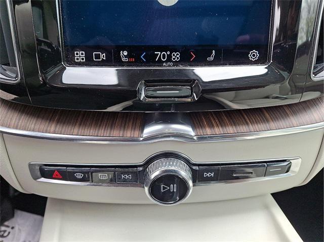 used 2022 Volvo XC60 car, priced at $30,992