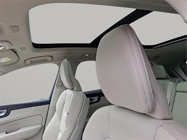 used 2022 Volvo XC60 car, priced at $30,992