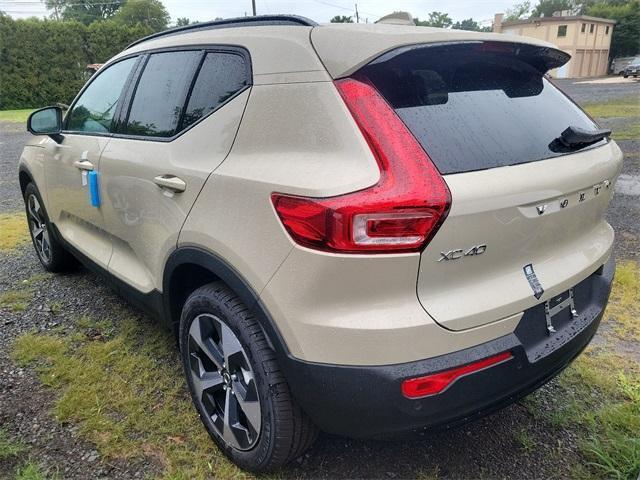 new 2025 Volvo XC40 car, priced at $49,565