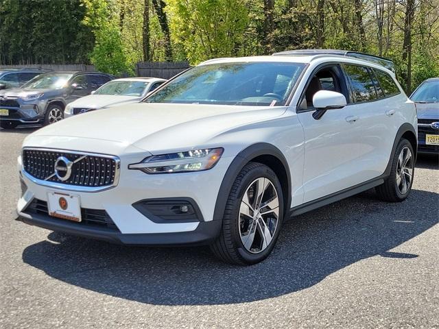 used 2021 Volvo V60 Cross Country car, priced at $33,991