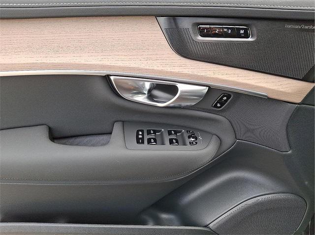 new 2025 Volvo XC90 car, priced at $68,745
