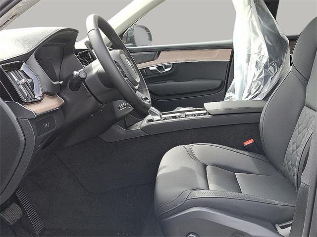 new 2025 Volvo XC90 car, priced at $68,745