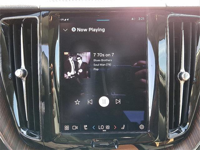 used 2022 Volvo XC60 car, priced at $34,992