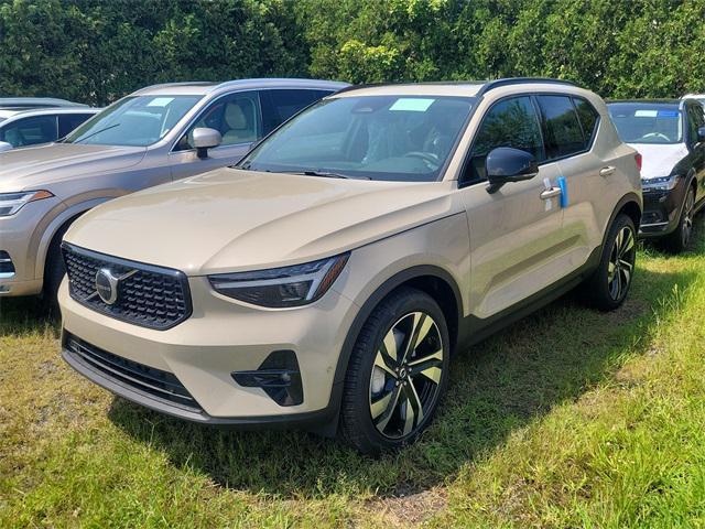 new 2025 Volvo XC40 car, priced at $51,040