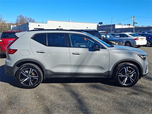 used 2024 Volvo XC40 car, priced at $32,991