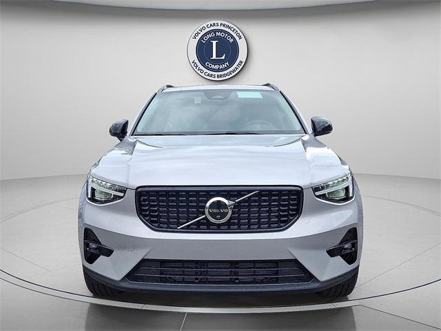 new 2025 Volvo XC40 car, priced at $51,060