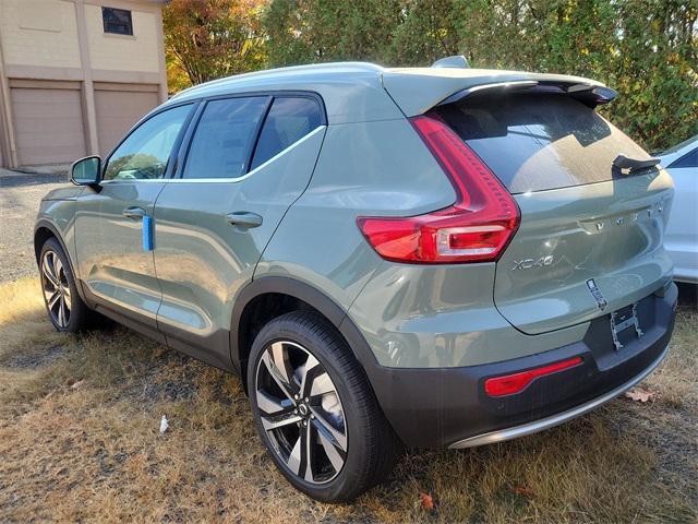 new 2025 Volvo XC40 car, priced at $51,040