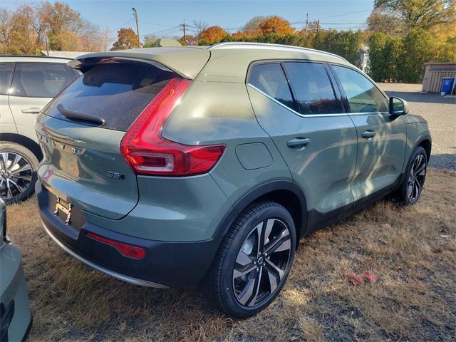 new 2025 Volvo XC40 car, priced at $51,040