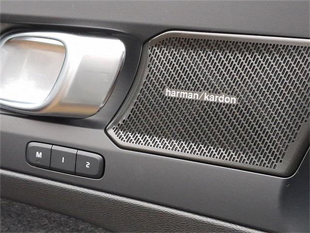 new 2025 Volvo XC40 car, priced at $52,545