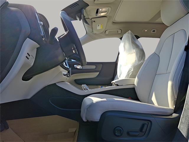 new 2025 Volvo XC40 car, priced at $48,335