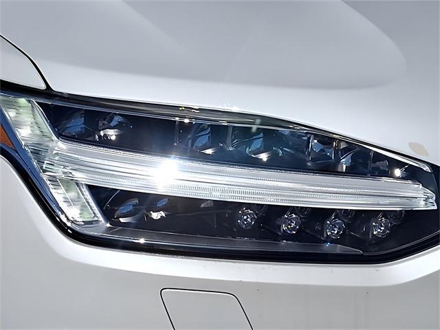 new 2025 Volvo XC90 car, priced at $72,655