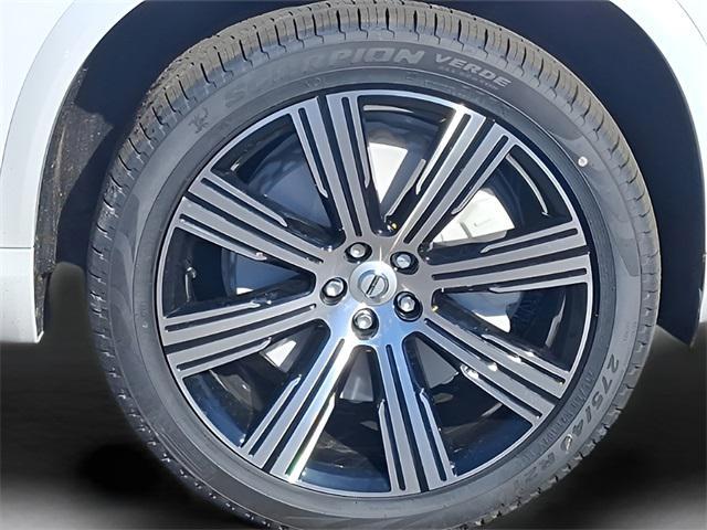 new 2025 Volvo XC90 car, priced at $72,655