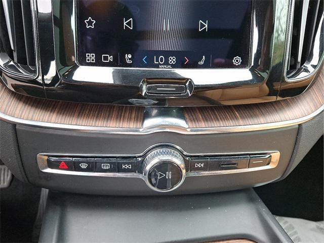 used 2023 Volvo XC60 car, priced at $38,594