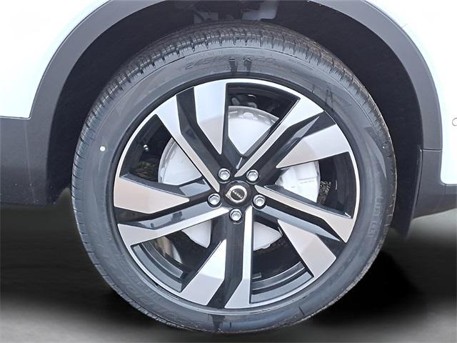 new 2025 Volvo XC40 car, priced at $52,545