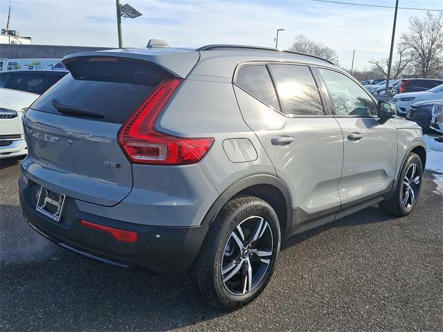 used 2024 Volvo XC40 car, priced at $31,992