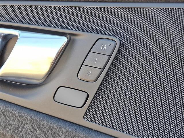 new 2025 Volvo XC60 Plug-In Hybrid car, priced at $66,200