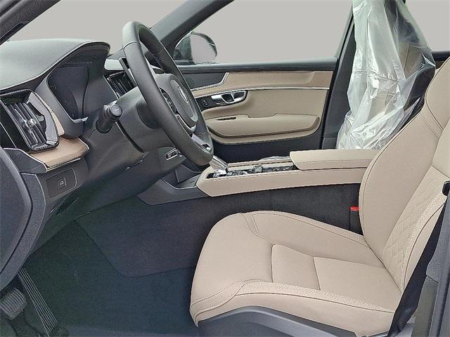 new 2025 Volvo XC90 car, priced at $65,585