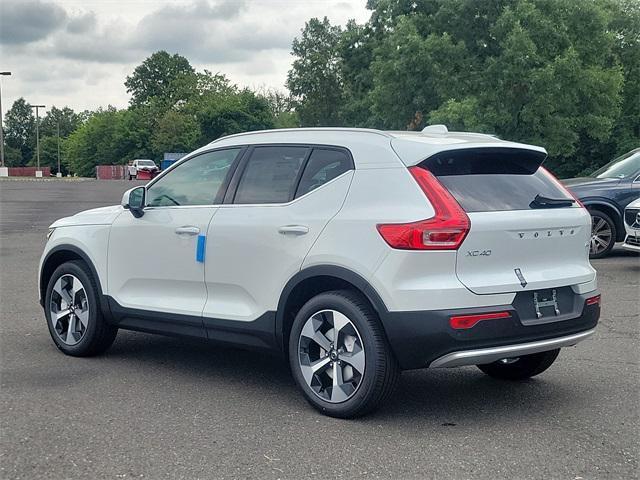 new 2025 Volvo XC40 car, priced at $46,015