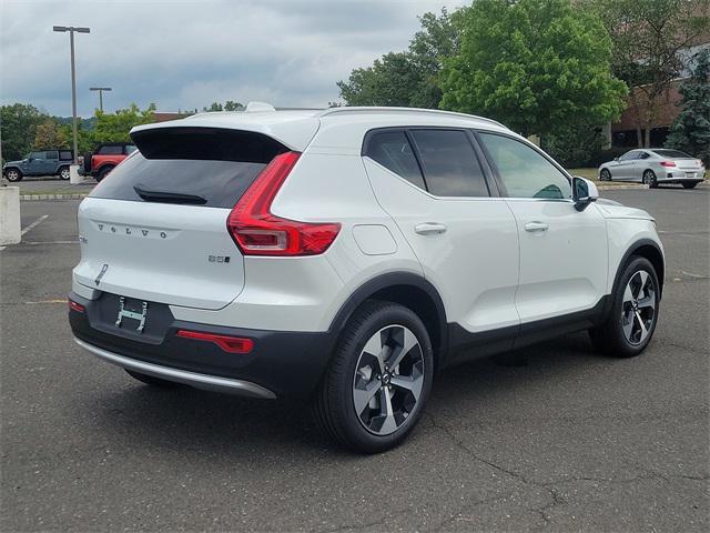 new 2025 Volvo XC40 car, priced at $46,015