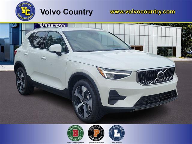 new 2025 Volvo XC40 car, priced at $46,015