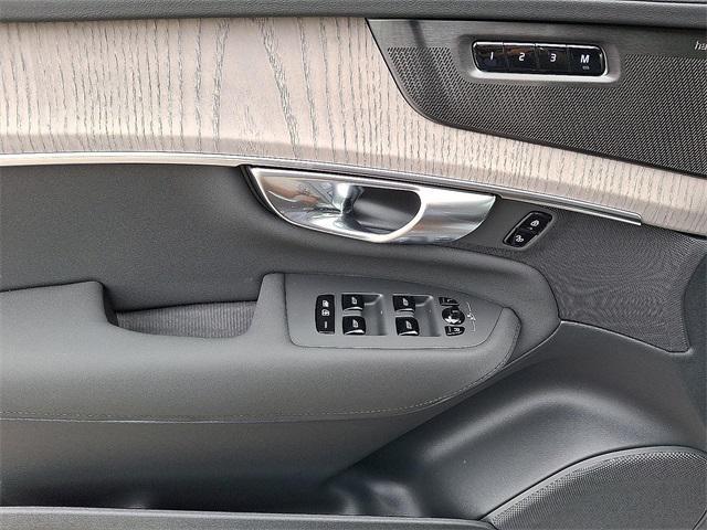 new 2025 Volvo XC90 car, priced at $72,695