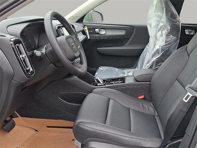 new 2025 Volvo XC40 car, priced at $52,235