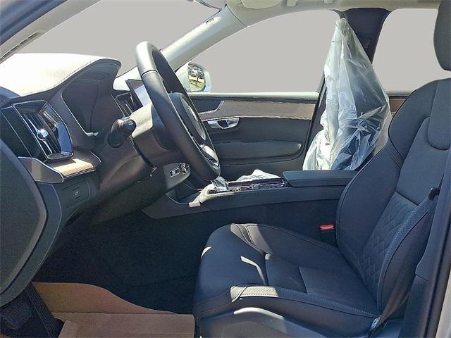 new 2025 Volvo XC90 car, priced at $65,195