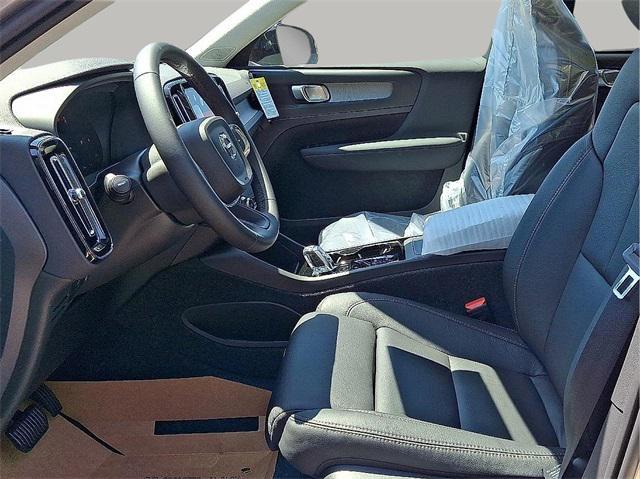 new 2026 Volvo XC40 car