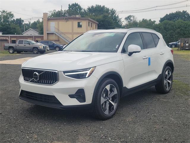 new 2025 Volvo XC40 car, priced at $48,100