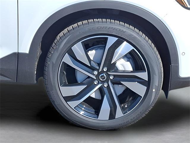 new 2025 Volvo XC40 car, priced at $49,790
